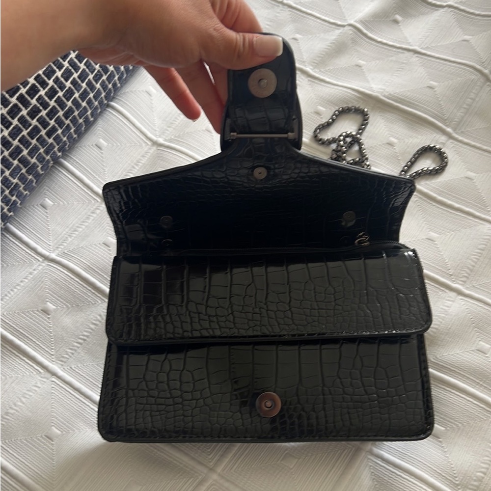 Purse - Picture 3 of 4